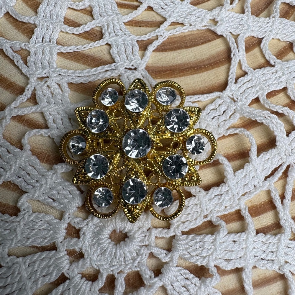 Unsigned Gold Tone Brooch Pin Floral Rhinestone